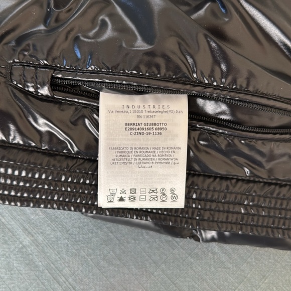 Moncler Berriat Down Jacket - Picture 8 of 8